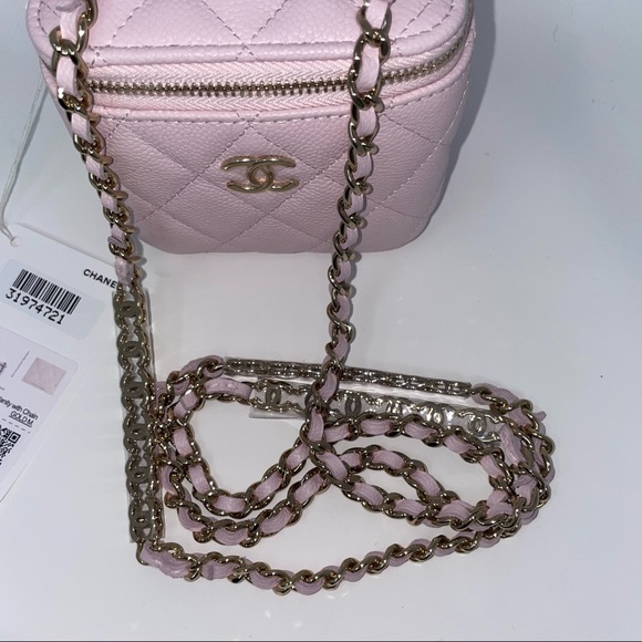 Sold Chanel 22P Light Pink mini vanity with CC interlock chain and Mirror - Picture 2 of 15